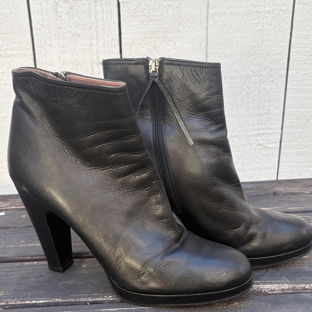 Elegant Black niumiu Leather Ankle Boots